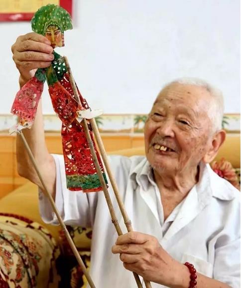 抹不掉的童年记忆，盐亭老人刘泽延和他的皮影戏
