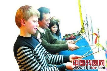 云梦&ldquo;皮影王&rdquo;秦礼刚：一人一台戏一生一片天