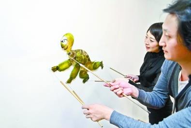 姐弟俩&ldquo;北漂&rdquo;19年激活皮影戏