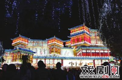 《中华皮影》展现在30米高墙上