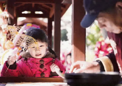 皮影戏搭上&ldquo;小苹果&rdquo;