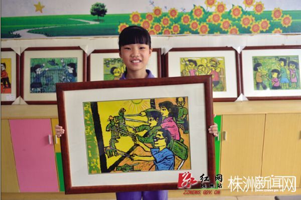 11岁小朋友张思敏用版画再现中国皮影戏魅力