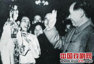 忆毛泽东回长沙看戏:担心木偶穿得少