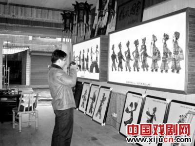 何泽华与皮影戏