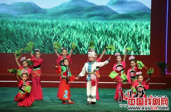 郭沫若曾赞康保二人台&ldquo;百花丛中一点红&rdquo;