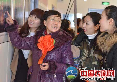 《展60载辉煌成就&middot;谱写二人台华彩乐章》大型图片展举行