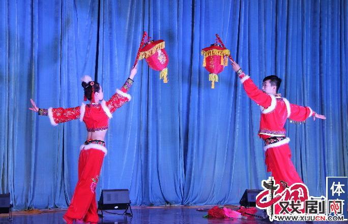 二人台歌舞戏《挂红灯》