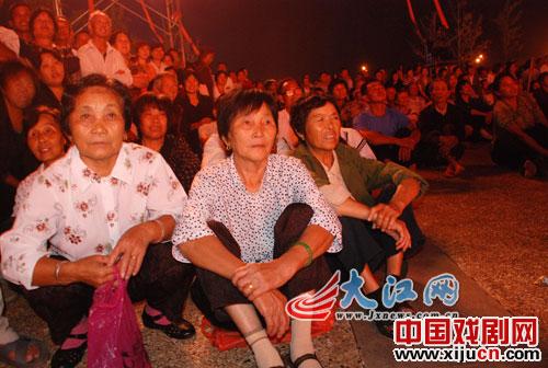 村民自发组织赣剧艺术节