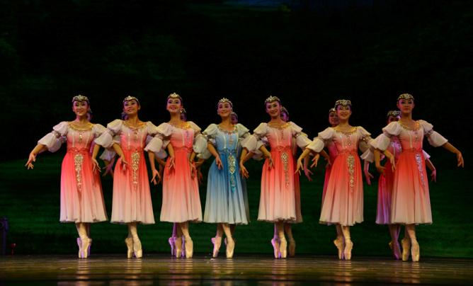 兰州芭蕾舞团《天鹅湖》