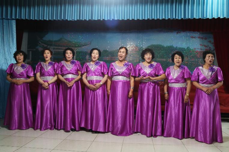 静宁县老年大学举办喜庆十九大、欢度重阳节联谊晚会