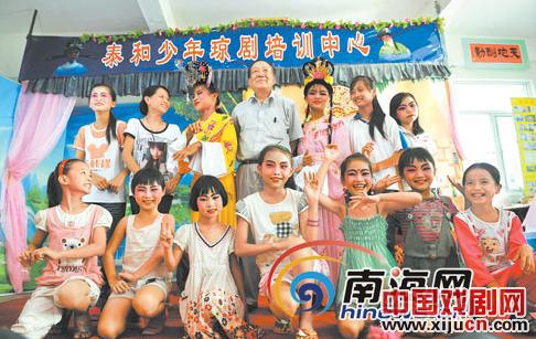 王昱老师义务创办琼剧培训班