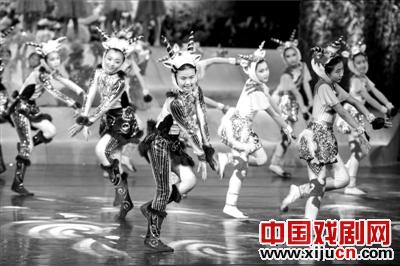 儿童环保舞剧《羚羚的故事》亮相