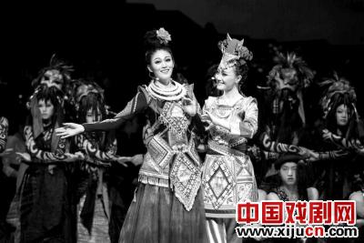 苗族歌舞剧《仰欧桑》首演