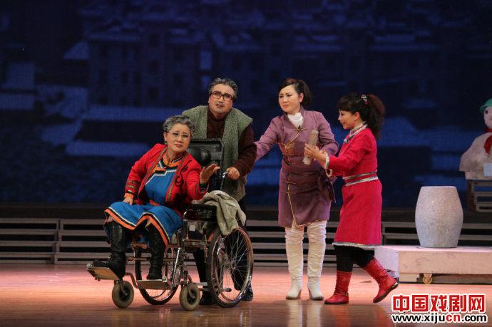 2012年全国优秀剧目展演之漫瀚剧《草原阿妈》