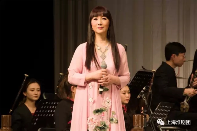 张咏梅演唱《白蛇传》