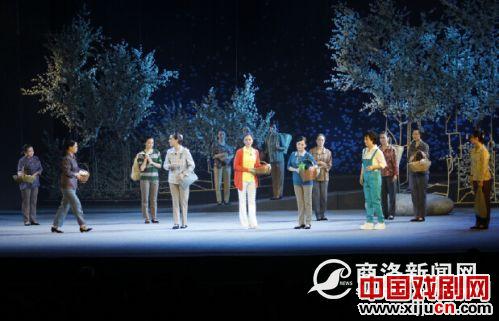 李君梅主演大型商洛花鼓现代戏《带灯》