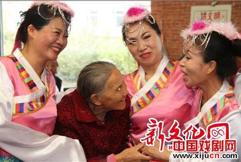 老干部编排节目自娱自乐