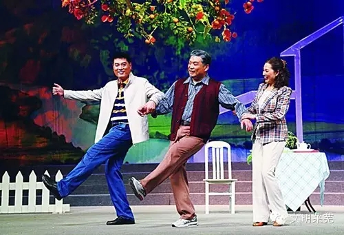 地方戏《暖水袋 痒痒挠》获观众点赞