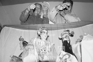 小木偶唱起了豫剧《拷红》