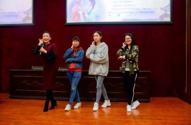&ldquo;高雅艺术进校园&rdquo;&mdash;&mdash;董红应邀走进无锡职业技术学院开展戏曲讲座