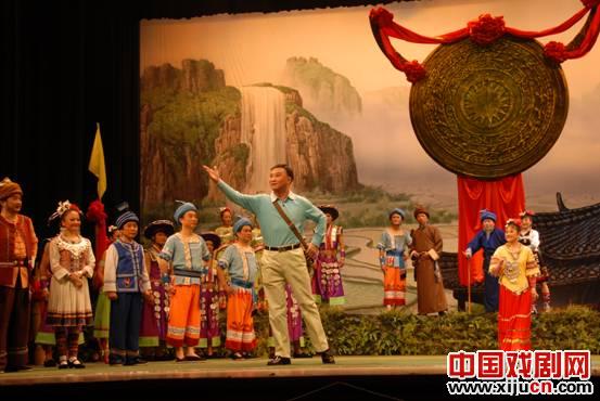 黔剧《大学生村官》