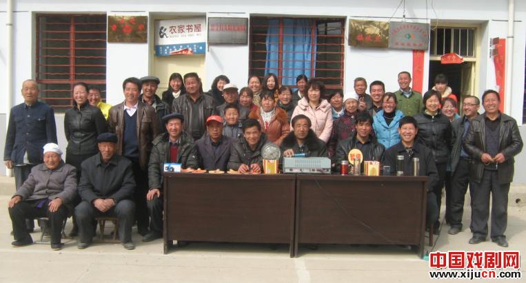 甘肃静宁司桥乡小曲村群众欢欢喜喜过大年