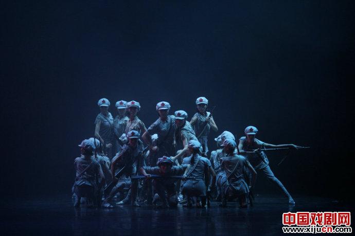 2012年全国优秀剧目展演之舞蹈诗《天边的红云》