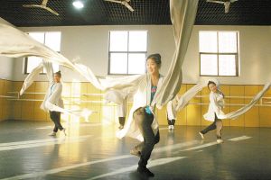 戏舞《袖韵》引发轰动