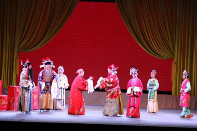 陕西商洛举办庆祝改革开放40周年暨迎新春戏曲汇演活动