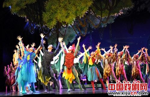 壮族歌舞剧《百鸟衣》首演