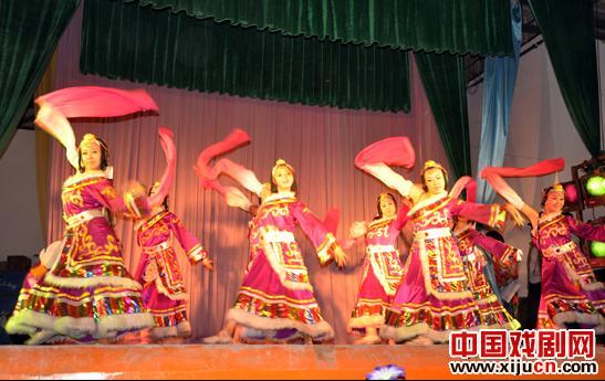 樊家铺社戏台建成开演