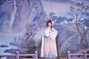 &ldquo;海南李玉刚&rdquo;云碧玉反串旦脚比女人更女人