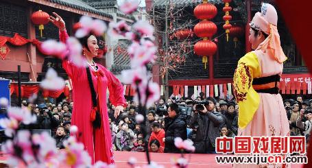 城隍庙内好戏连台