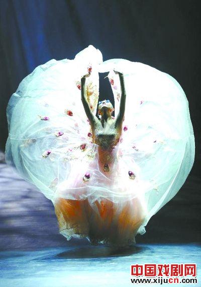 &ldquo;中国黄金之夜&mdash;&mdash;舞剧《孔雀》沈阳专场演出&rdquo;圆满落幕