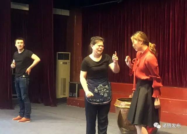 我市西路乱弹小戏《酒嫂砸缸》，包揽金银等4项大奖！