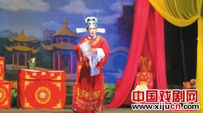 业余琼剧下乡演出大型古装琼剧《红梅芳心》