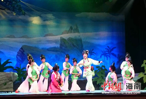 新创大型历史琼剧《青梅与王子》亮相