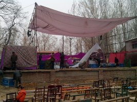 民营剧团常年在这样的舞台演出