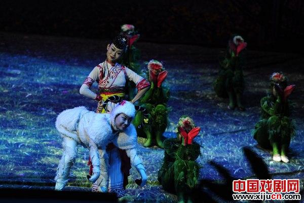 回族原创舞剧《月上贺兰》精彩上演
