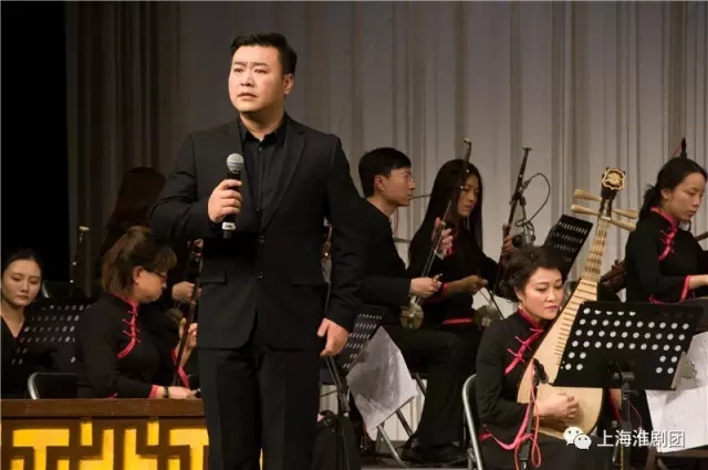 陆晓龙演唱《金龙与蜉蝣》