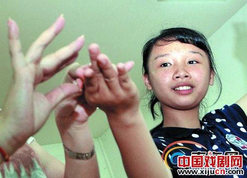 农家女孩爱唱琼剧夺&ldquo;金花奖&rdquo;