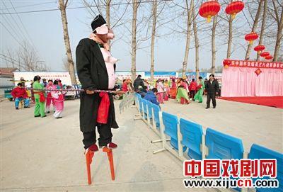 村民自筹资金20万办&ldquo;村晚&rdquo;