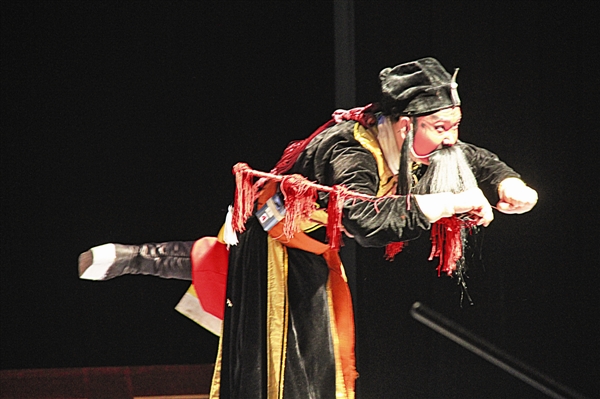 阎派传人&rdquo;赵振：演活艾千