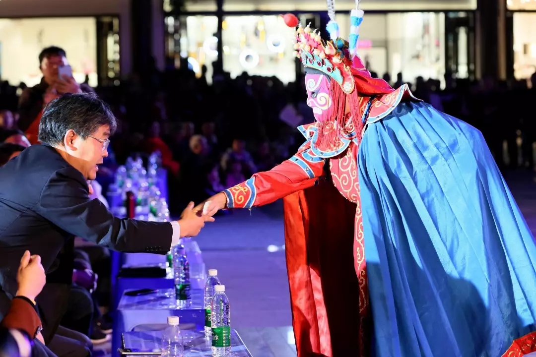 2018年云南省花灯滇剧艺术周闭幕式暨颁奖晚会举行