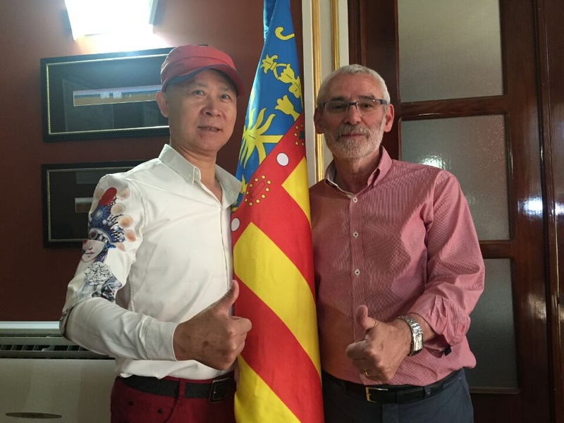 &ldquo;巴蜀变脸王&rdquo;西班牙演出载誉归来