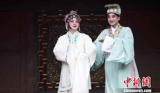 川剧电影《笑里藏刀》转场拍摄 欲弘扬优秀戏曲文化