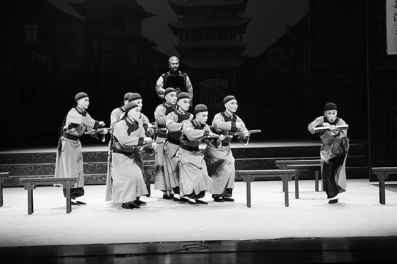 晋剧《日昇昌票号》赴新疆演出&mdash;&mdash;掌声和泪水，尽显晋疆深情厚谊