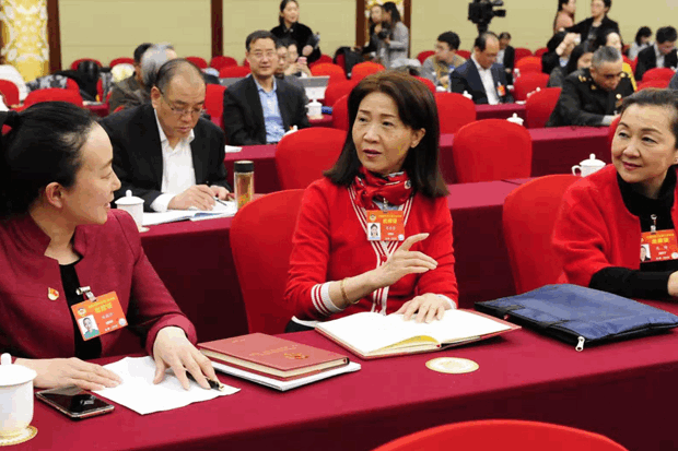 为人民放歌不是一句口号&mdash;&mdash;栗桂莲