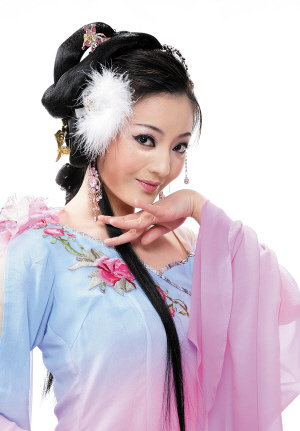 陈湜扮演的狐仙齐春雷扮演的王存义本报讯 (记者 王剑虹)上海越剧院为