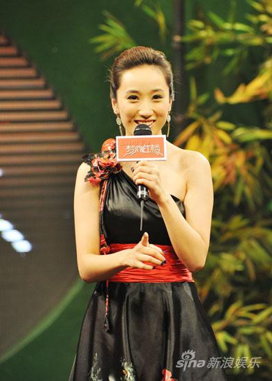 李艳越剧小生出落成美女 袭人宝钗搭档唱老旦